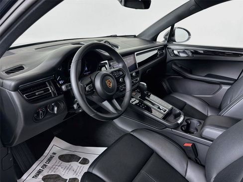 Certified 2026 Porsche Macan Turbo AWD/4WD image 4