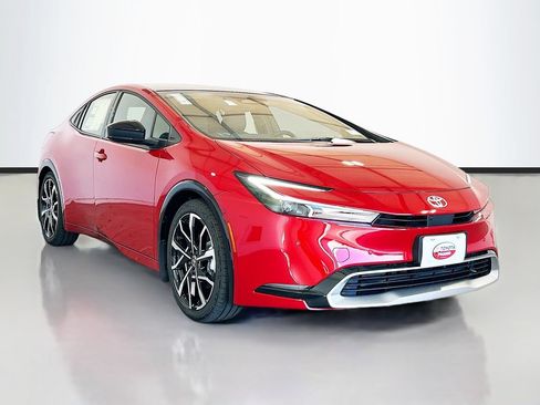New 2026 Toyota Prius Plug-In Hybrid FWD image 3