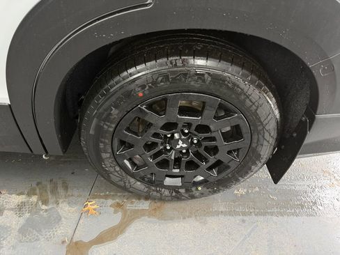 New 2026 Mitsubishi Outlander Trail Edition image 37