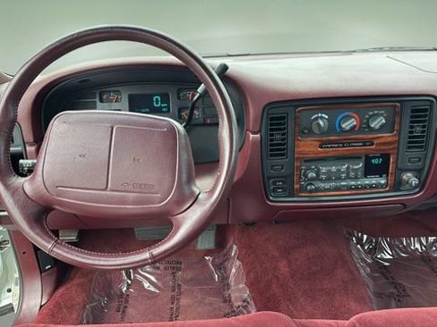 Used 1996 Chevrolet Caprice SS RWD image 10
