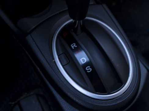 Used 2013 Honda Fit Sport image 27