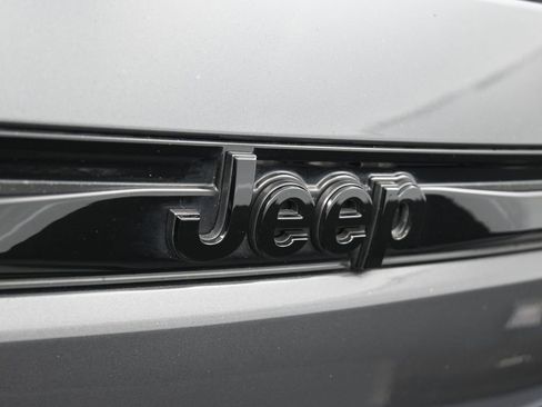 Used 2023 Jeep Grand Cherokee Altitude image 32