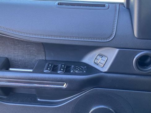 Used 2021 Ford Expedition Max Limited image 21