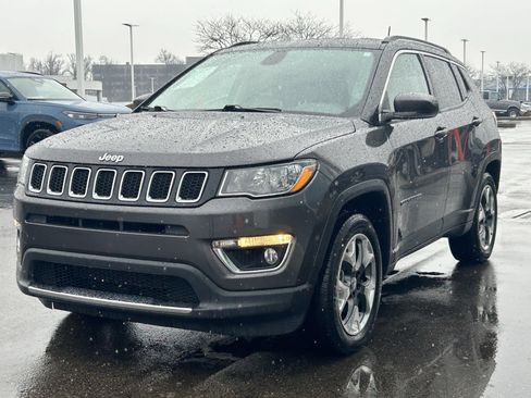 Used 2019 Jeep Compass Limited image 3