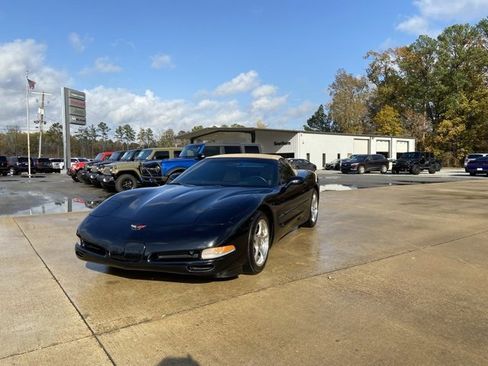 Used 2004 Chevrolet Corvette Convertible w/ Preferred Equipment Group image 3