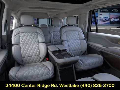 New 2026 Lincoln Navigator L Black Label AWD/4WD image 11