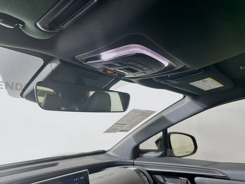 Used 2025 Toyota bZ4X FWD image 18