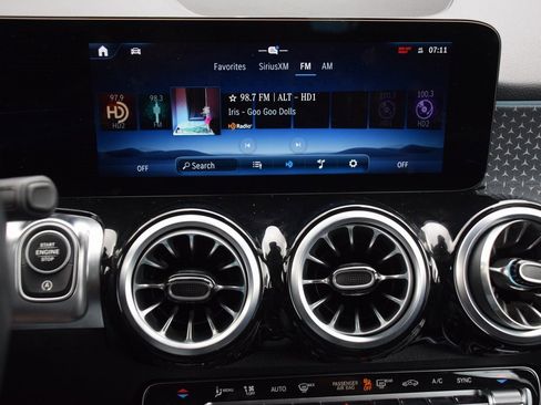 Certified 2025 Mercedes-Benz GLB 250 GLB 250 image 25