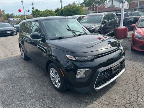 Used 2022 Kia Soul LX FWD image 3