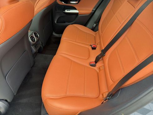 Used 2026 Mercedes-Benz GLC 300 image 14