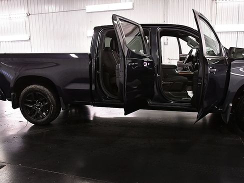 Used 2024 Chevrolet Silverado 1500 RST AWD/4WD image 31