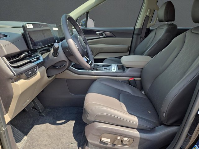 Used 2025 Kia Carnival FWD image 45