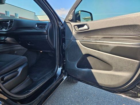Used 2022 Dodge Durango SXT w/ Blacktop Package AWD/4WD image 12