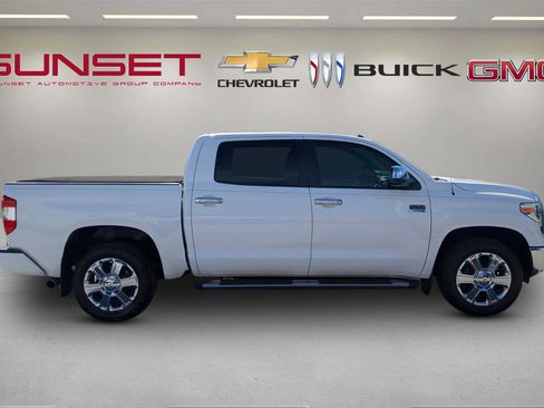 Used 2018 Toyota Tundra SR5 image 3