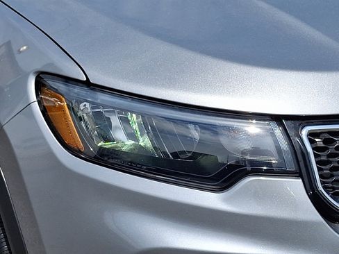 Certified 2023 Jeep Compass Limited AWD/4WD image 10