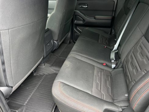 Used 2025 Nissan Frontier PRO-4X AWD/4WD image 11