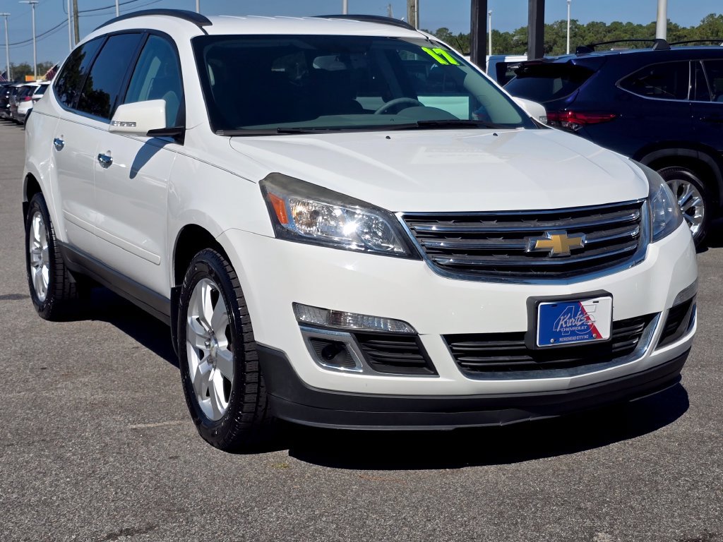 Used 2017 Chevrolet Traverse LT w/ Style and Technology Package FWD image 7