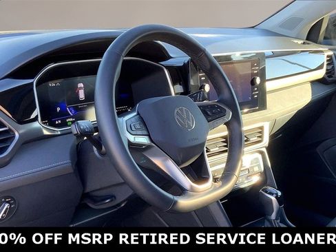 Certified 2025 Volkswagen Taos SE image 14