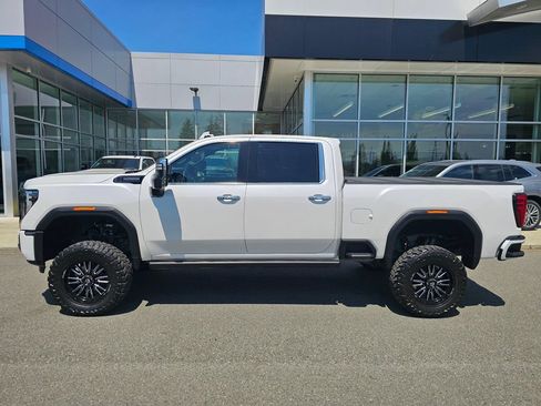 Used 2024 GMC Sierra 2500 Denali Ultimate w/ Max Trailering Package AWD/4WD image 2