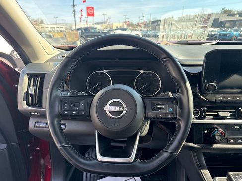 Used 2024 Nissan Pathfinder SL w/ SL Premium Package image 15