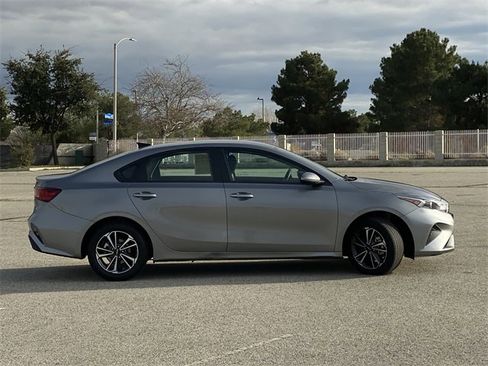 Used 2024 Kia Forte LXS image 4