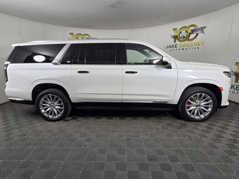 Used 2023 Cadillac Escalade ESV Premium Luxury w/ LPO, Floor Liner Package AWD/4WD image 10