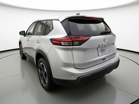 Used 2025 Nissan Rogue SV FWD image 6