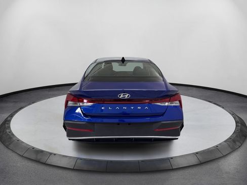 Used 2025 Hyundai Elantra SEL FWD image 7