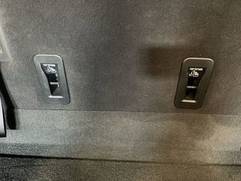 Used 2023 Chevrolet Suburban LS image 46