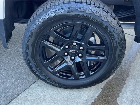 Used 2025 Chevrolet Silverado 1500 LT Trail Boss w/ Convenience Package II image 31