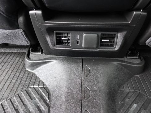 Used 2023 Chevrolet Silverado 1500 LT image 38