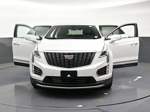Certified 2025 Cadillac XT5 Premium Luxury AWD/4WD image 37