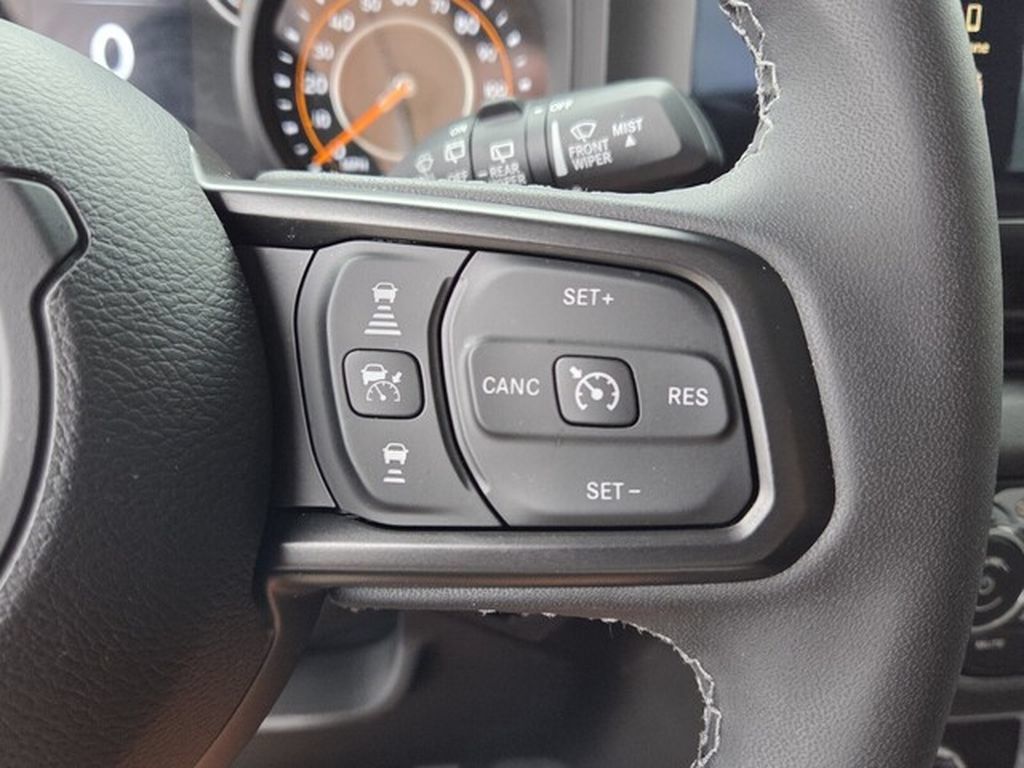 Used 2026 Jeep Wrangler Sport AWD/4WD image 26