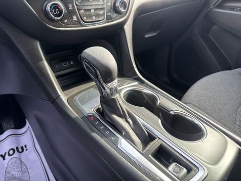 Used 2024 Chevrolet Equinox LT FWD image 20