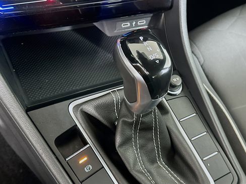 Used 2025 Volkswagen Jetta Sport image 23