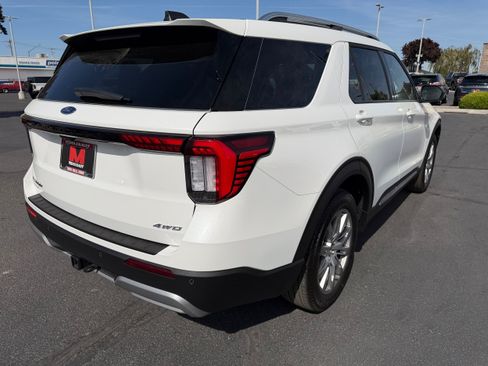 New 2026 Ford Explorer Platinum AWD/4WD image 3