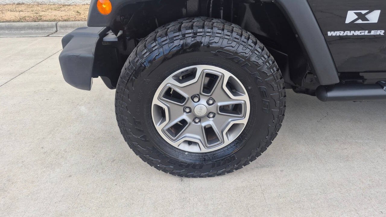 Used 2009 Jeep Wrangler X w/ Black Appearance Group AWD/4WD image 16