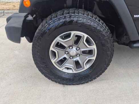 Used 2009 Jeep Wrangler X w/ Black Appearance Group AWD/4WD image 16