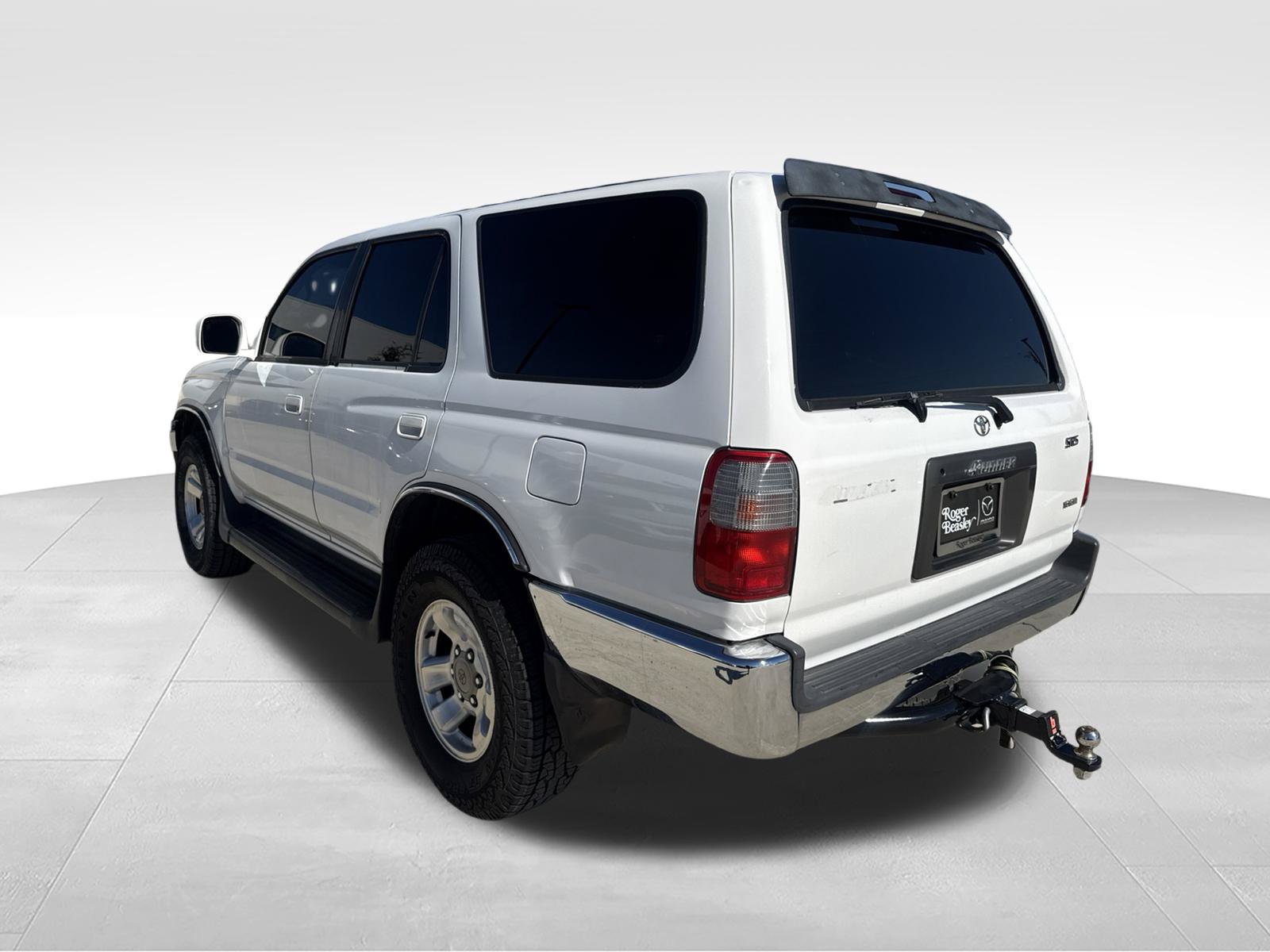 Used 2000 Toyota 4Runner SR5 RWD image 7