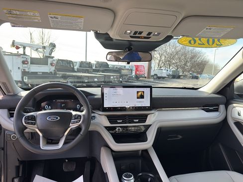 New 2026 Ford Explorer Active w/ Active Comfort Package AWD/4WD image 11