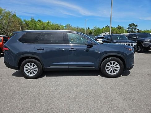 Used 2025 Toyota Grand Highlander AWD image 8