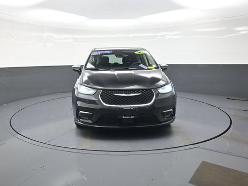Used 2023 Chrysler Pacifica Limited FWD image 8