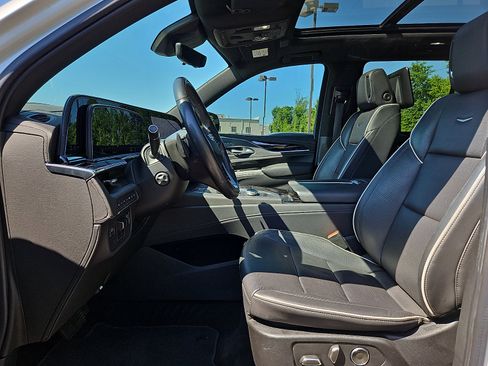 Used 2021 Cadillac Escalade Sport w/ Driver Assist Tech Package AWD/4WD image 14