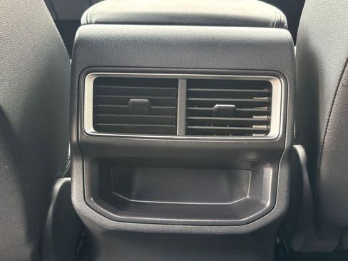 Used 2025 Volkswagen Atlas Cross Sport SE image 24