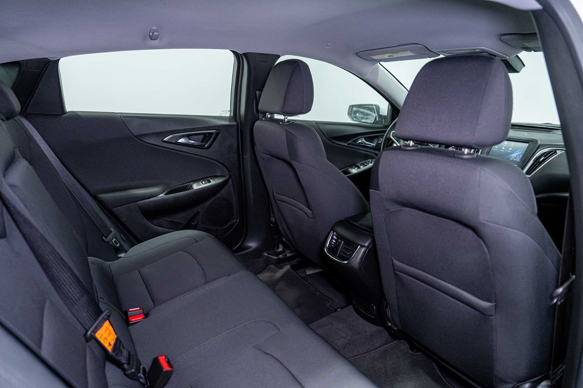 Used 2018 Chevrolet Malibu LT FWD image 17