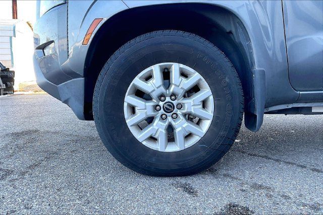Used 2023 Nissan Frontier SV w/ SV Convenience Package AWD/4WD image 5