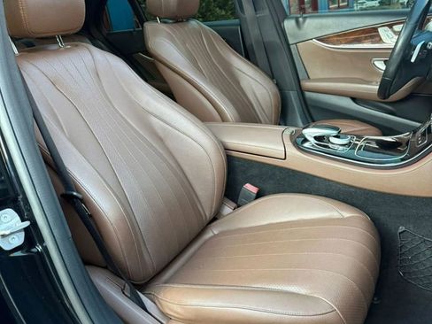 Used 2017 Mercedes-Benz E 300 4MATIC w/ Premium 1 Package image 9