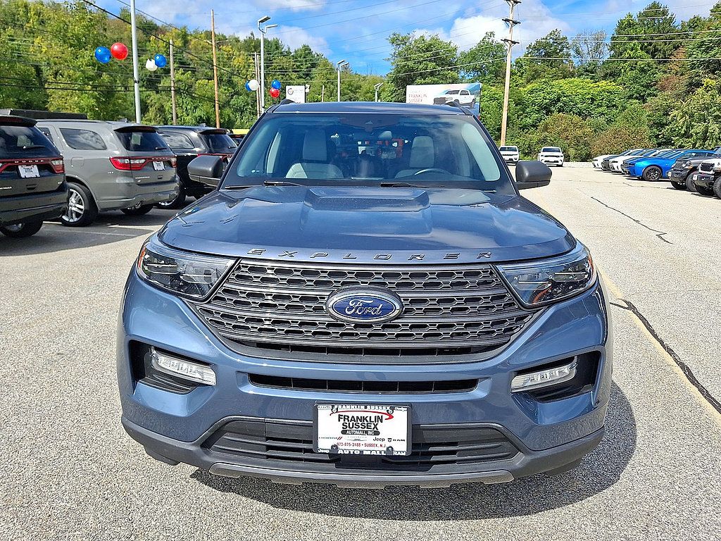 Used 2021 Ford Explorer XLT w/ Equipment Group 202A AWD/4WD image 29