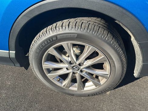 Used 2018 Toyota RAV4 Limited image 18