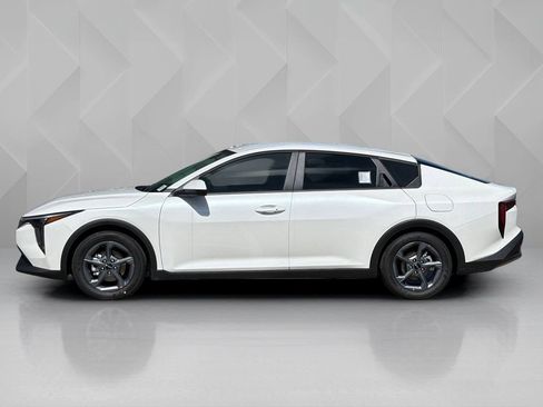 New 2026 Kia K4 FWD image 8